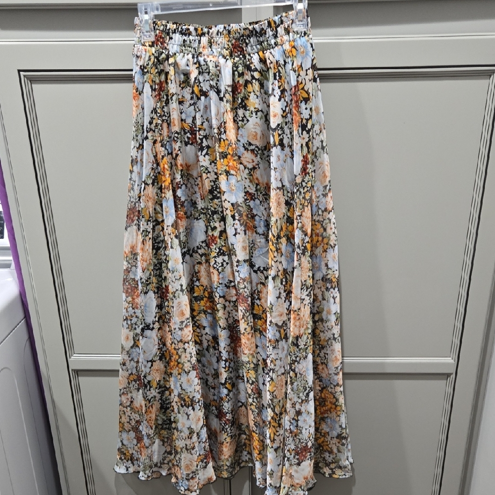 Chic Floral A-Line Skirt in Multicolor
